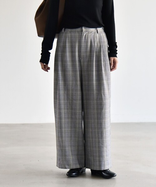 quaranciel(カランシエル)の「quaranciel:〈洗濯機可能〉2タック 起毛 ワイド パンツ(その他パンツ・レディース・チャコールグレー/ライトグレー/ブラック/グレー・40/38)」の4枚目の写真