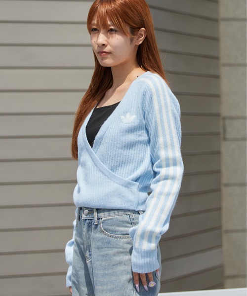 adidas（アディダス）の「adidas/アディダス ORI  KNIT CARDIGAN ニットカーディガン Vネック ニット カシュクール ライン サムホール ショート丈 クロップド丈 レディース 2026年 秋 秋服 冬 冬服（ニット/セーター・レディース・ブラック/ブルー/ベージュ・XS/S/M/L）」の3枚目の写真