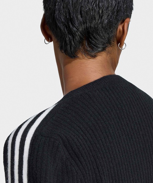 adidas（アディダス）の「adidas/アディダス ORI  KNIT CARDIGAN ニットカーディガン Vネック ニット カシュクール ライン サムホール ショート丈 クロップド丈 レディース 2026年 秋 秋服 冬 冬服（ニット/セーター・レディース・ブラック/ブルー/ベージュ・XS/S/M/L）」の17枚目の写真