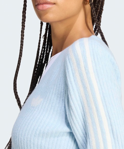 adidas（アディダス）の「adidas/アディダス ORI  KNIT CARDIGAN ニットカーディガン Vネック ニット カシュクール ライン サムホール ショート丈 クロップド丈 レディース 2026年 秋 秋服 冬 冬服（ニット/セーター・レディース・ブラック/ブルー/ベージュ・XS/S/M/L）」の9枚目の写真