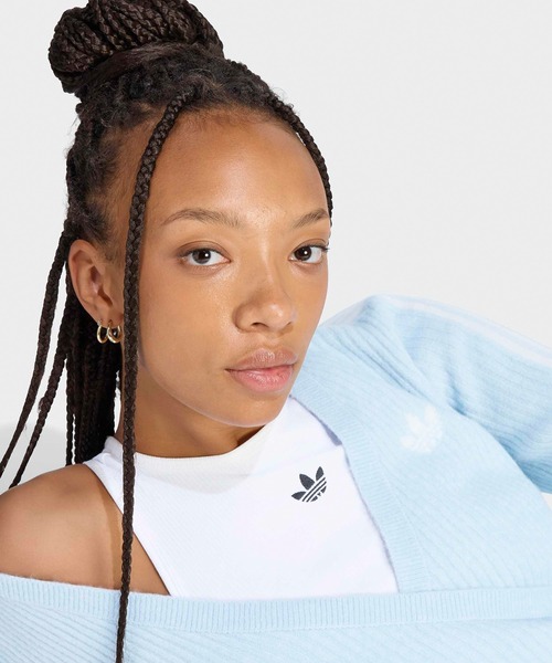 adidas（アディダス）の「adidas/アディダス ORI  KNIT CARDIGAN ニットカーディガン Vネック ニット カシュクール ライン サムホール ショート丈 クロップド丈 レディース 2026年 秋 秋服 冬 冬服（ニット/セーター・レディース・ブラック/ブルー/ベージュ・XS/S/M/L）」の8枚目の写真