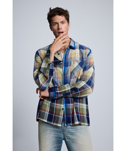 Desigual(デシグアル)の「グラデーションチェック ロングスリーブシャツ|Desigual 2026秋冬新作(シャツ/ブラウス・メンズ・グリーン・S/L)」の2枚目の写真