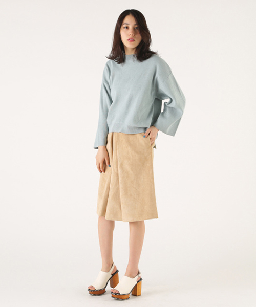 MOUSSY(マウジー)の「BOX TUCKFLARE SK(スカート・レディース・ベージュ/ライトブルー・0/1/2)」の2枚目の写真