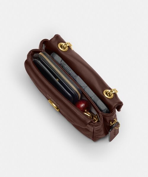 COACH(コーチ)の「タビー ショルダー バッグ 20・キルティング(ショルダーバッグ・レディース・ブラウン系その他・ONE)」の6枚目の写真