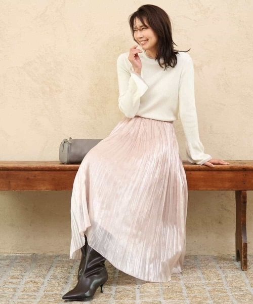 MK MICHEL KLEIN（エムケーミッシェルクラン）の「[洗える]シャイニーサテンプリーツスカート（スカート・レディース・グレー/ピンクベージュ・38）」の3枚目の写真