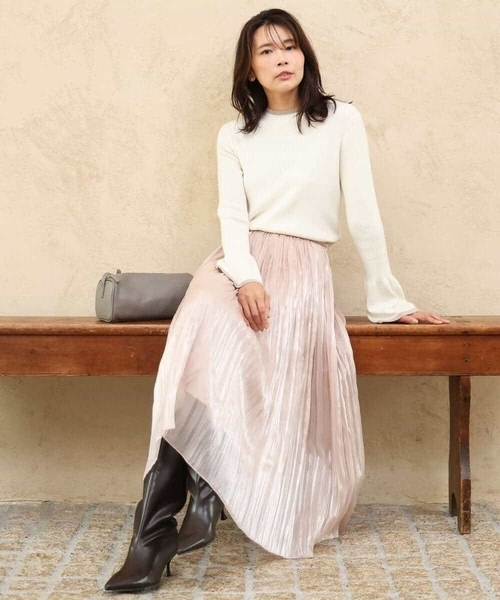MK MICHEL KLEIN（エムケーミッシェルクラン）の「[洗える]シャイニーサテンプリーツスカート（スカート・レディース・グレー/ピンクベージュ・38）」の4枚目の写真