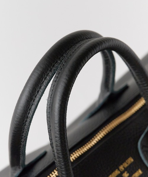YOUNG&OLSEN The DRYGOODS STORE（ヤングアンドオルセン）の「YOUNG & OLSEN/ヤングアンドオルセン EMBOSSED LEATHER D BOSTON M ボストンバッグ 秋 秋服 2026年秋冬（ボストンバッグ・レディース・ブラック・FREE）」の14枚目の写真