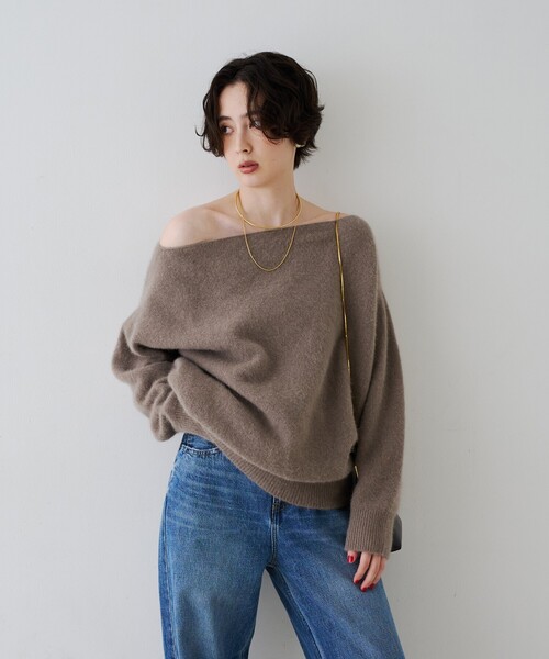 Rouge vif(ルージュヴィフ)の「【定番人気 / 2026AW新作】フォックスウールボートネックニットプルオーバー / オフショルダー / ワンショルダー(ニット/セーター・レディース・グレー/レッド/オフホワイト/モカ・フリー)」の11枚目の写真