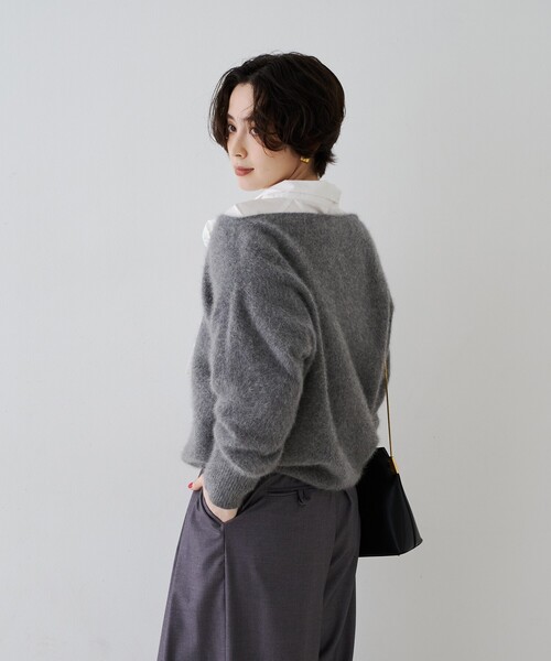 Rouge vif(ルージュヴィフ)の「【定番人気 / 2026AW新作】フォックスウールボートネックニットプルオーバー / オフショルダー / ワンショルダー(ニット/セーター・レディース・グレー/レッド/オフホワイト/モカ・フリー)」の18枚目の写真