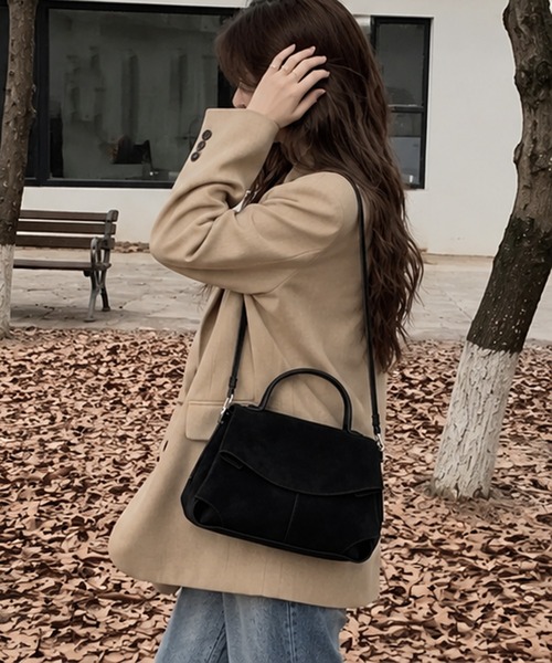 Chiina(チーナ)の「【Chiina】スエード フラップ ハンドバッグ(ハンドバッグ・レディース・レッド/ブラック/ブラウン・FREE)」の4枚目の写真