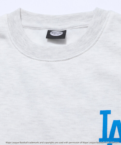 FREAK'S STORE(フリークスストア)の「限定展開 Mickey×Dodgers 別注 ビックシルエット クルーネック スウェット(スウェット・メンズ・ネイビー/チャコールグレー/グレー・MEDIUM/LARGE/SMALL)」の6枚目の写真