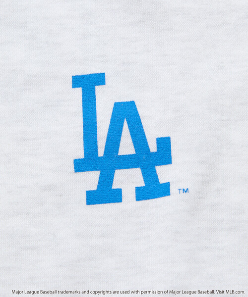 FREAK'S STORE(フリークスストア)の「限定展開 Mickey×Dodgers 別注 ビックシルエット クルーネック スウェット(スウェット・メンズ・ネイビー/チャコールグレー/グレー・MEDIUM/LARGE/SMALL)」の7枚目の写真