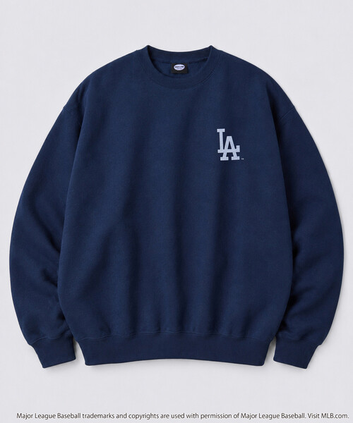 FREAK'S STORE(フリークスストア)の「限定展開 Mickey×Dodgers 別注 ビックシルエット クルーネック スウェット(スウェット・メンズ・ネイビー/チャコールグレー/グレー・MEDIUM/LARGE/SMALL)」の9枚目の写真
