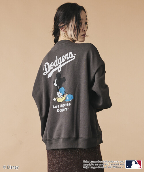FREAK'S STORE(フリークスストア)の「限定展開 Mickey×Dodgers 別注 ビックシルエット クルーネック スウェット(スウェット・メンズ・ネイビー/チャコールグレー/グレー・MEDIUM/LARGE/SMALL)」の17枚目の写真