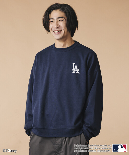 FREAK'S STORE(フリークスストア)の「限定展開 Mickey×Dodgers 別注 ビックシルエット クルーネック スウェット(スウェット・メンズ・ネイビー/チャコールグレー/グレー・MEDIUM/LARGE/SMALL)」の18枚目の写真