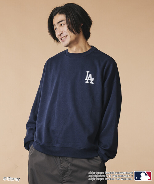 FREAK'S STORE(フリークスストア)の「限定展開 Mickey×Dodgers 別注 ビックシルエット クルーネック スウェット(スウェット・メンズ・ネイビー/チャコールグレー/グレー・MEDIUM/LARGE/SMALL)」の19枚目の写真