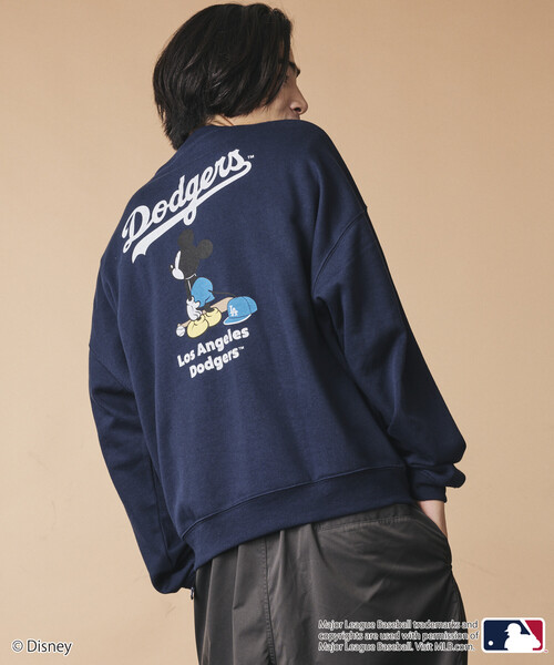 FREAK'S STORE(フリークスストア)の「限定展開 Mickey×Dodgers 別注 ビックシルエット クルーネック スウェット(スウェット・メンズ・ネイビー/チャコールグレー/グレー・MEDIUM/LARGE/SMALL)」の22枚目の写真