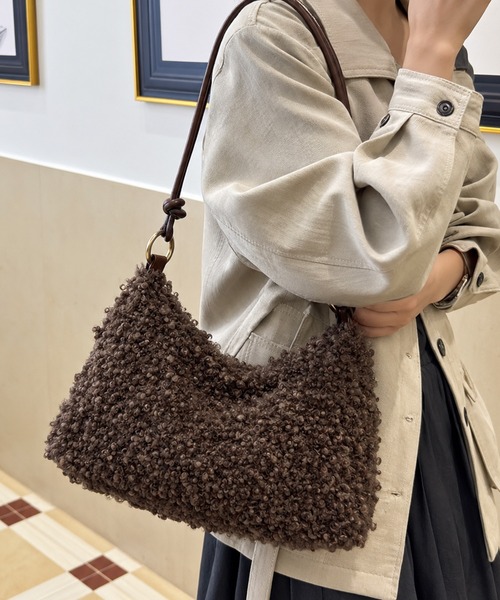 ammy.（エイミードット）の「【 ammy. / エイミードット 】 カーリー ボリューム ショルダーバッグ（ショルダーバッグ・レディース・ブラック/ブラウン/ベージュ・FREE）」の5枚目の写真