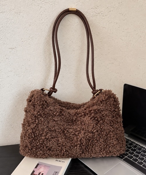 ammy.（エイミードット）の「【 ammy. / エイミードット 】 カーリー ボリューム ショルダーバッグ（ショルダーバッグ・レディース・ブラック/ブラウン/ベージュ・FREE）」の6枚目の写真