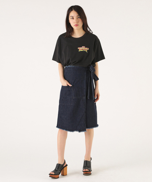 MOUSSY(マウジー)の「WRAP DENIM SK(デニムスカート・レディース・ライトブルー/ダークブルー・1/2)」の1枚目の写真