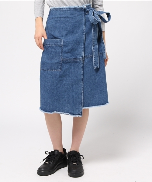 MOUSSY(マウジー)の「WRAP DENIM SK(デニムスカート・レディース・ライトブルー/ダークブルー・1/2)」の6枚目の写真