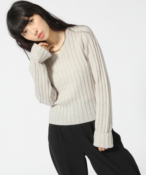 HARE（ハレ）の「ロングソデVニット(HARE)（ニット/セーター・レディース・ブラック/レッド/オフホワイト・FREE）」の2枚目の写真