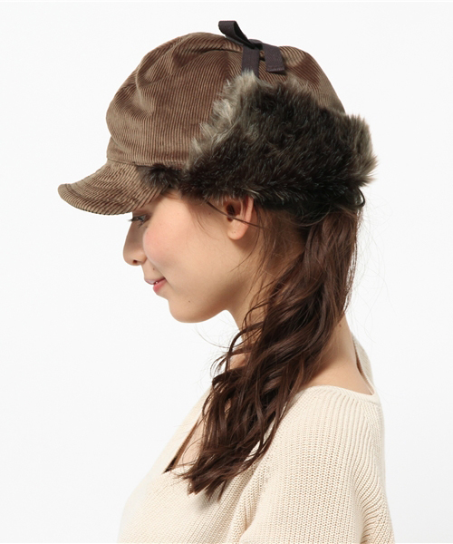 Khaju（カージュ）の「INFEILDER DESIGN:コーデュロイシャーロックキャップ（キャップ・レディース・キャメル・ONE SIZE）」の2枚目の写真