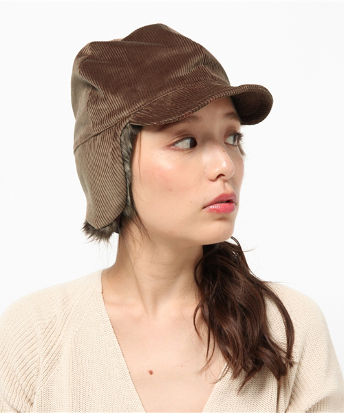 Khaju（カージュ）の「INFEILDER DESIGN:コーデュロイシャーロックキャップ（キャップ・レディース・キャメル・ONE SIZE）」の6枚目の写真