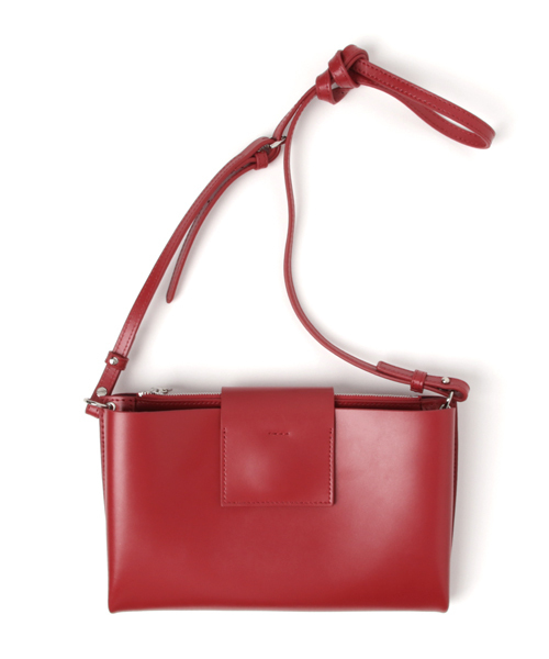 YAHKI（ヤーキ）の「YAHKI（ヤーキ）スクエアショルダーバッグ（ショルダーバッグ・レディース・ベージュ/ネイビー/ブラック/レッド・FREE）」の4枚目の写真