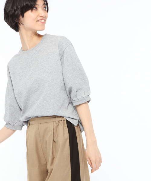 LAKOLE(ラコレ)の「製品染めパフスリーブTシャツ / LAKOLE(Tシャツ/カットソー・レディース・アイボリー/セージグリーン/グレー/ブラック・MEDIUM/SMALL)」の3枚目の写真