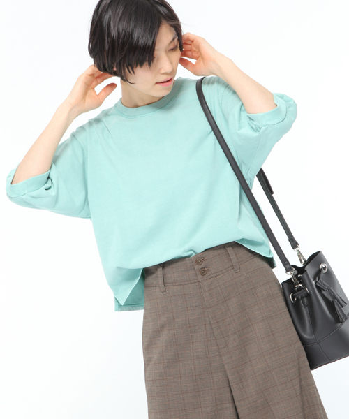 LAKOLE(ラコレ)の「製品染めパフスリーブTシャツ / LAKOLE(Tシャツ/カットソー・レディース・アイボリー/セージグリーン/グレー/ブラック・MEDIUM/SMALL)」の1枚目の写真