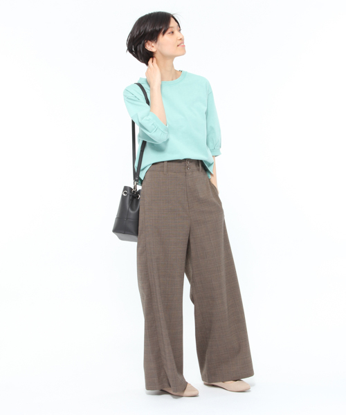 LAKOLE(ラコレ)の「製品染めパフスリーブTシャツ / LAKOLE(Tシャツ/カットソー・レディース・アイボリー/セージグリーン/グレー/ブラック・MEDIUM/SMALL)」の10枚目の写真