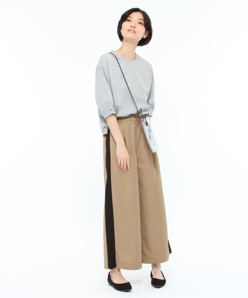 LAKOLE(ラコレ)の「製品染めパフスリーブTシャツ / LAKOLE(Tシャツ/カットソー・レディース・アイボリー/セージグリーン/グレー/ブラック・MEDIUM/SMALL)」の6枚目の写真