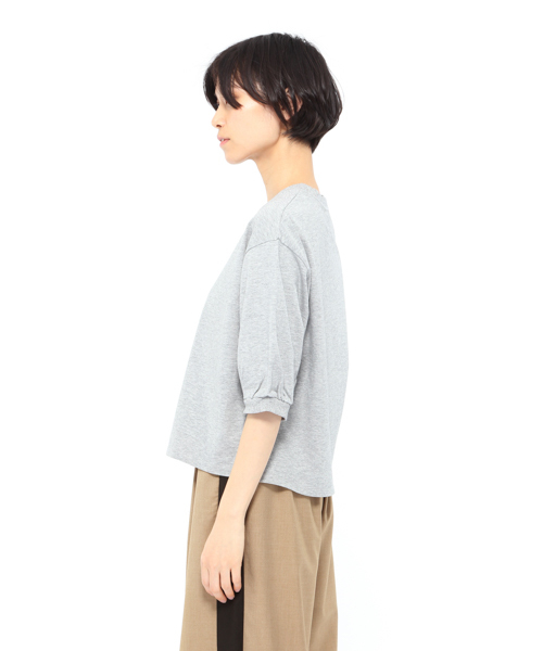 LAKOLE(ラコレ)の「製品染めパフスリーブTシャツ / LAKOLE(Tシャツ/カットソー・レディース・アイボリー/セージグリーン/グレー/ブラック・MEDIUM/SMALL)」の5枚目の写真