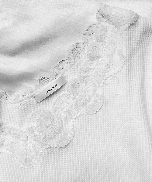 apres jour（アプレジュール）の「ワッフルレースメローT【ZOZOTOWN限定アイテム】（Tシャツ/カットソー・レディース・イエロー/オフホワイト/ブラック/サックスブルー・フリー）」の6枚目の写真