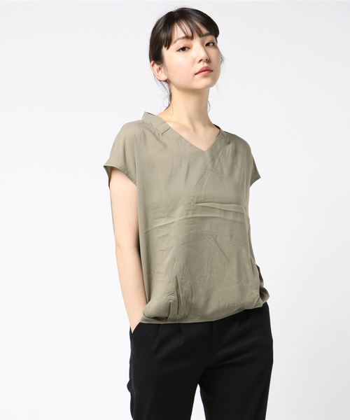 AMERICAN HOLIC（アメリカンホリック）の「・Vネックノースリーブブラウス（シャツ/ブラウス・レディース・ブラック/レッド/アイボリー/カーキ/サックスブルー/グリーン・FREE）」の3枚目の写真