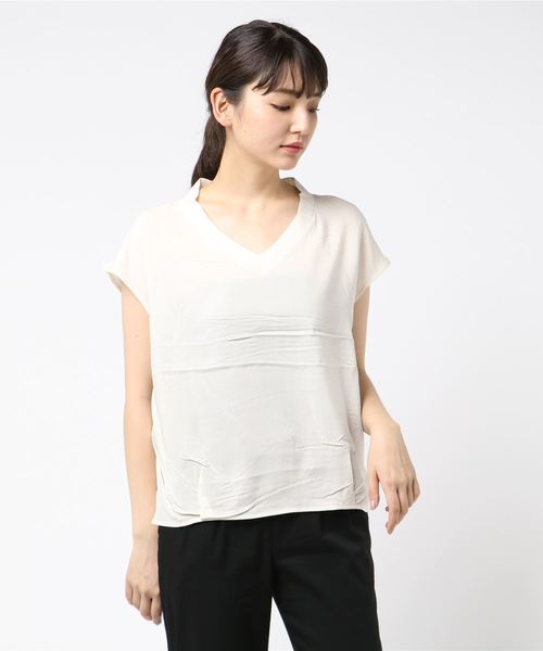 AMERICAN HOLIC（アメリカンホリック）の「・Vネックノースリーブブラウス（シャツ/ブラウス・レディース・ブラック/レッド/アイボリー/カーキ/サックスブルー/グリーン・FREE）」の2枚目の写真