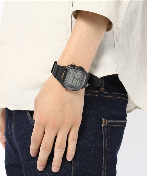 AMERICAN RAG CIE(アメリカンラグシー)の「CASIO ワールドトラベラーウォッチ 101-DNY-AE-1200WH-1B ∴(アナログ腕時計・メンズ・ブラック×グリーン・ONE SIZE)」の6枚目の写真