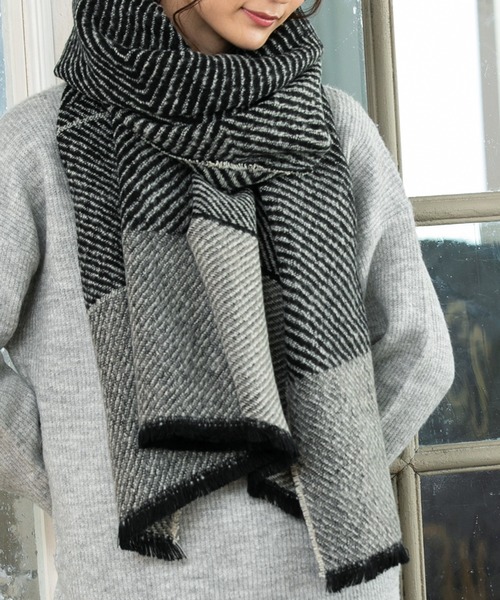 QUEENHEAD（クイーンヘッド）の「チュアリーズ大判ストールマフラー（マフラー・レディース・ブラック/ベージュ/ネイビー/ピンク・FREE）」の12枚目の写真