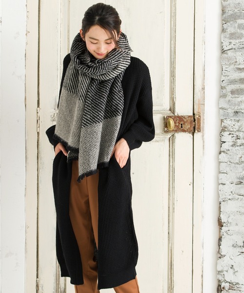 QUEENHEAD（クイーンヘッド）の「チュアリーズ大判ストールマフラー（マフラー・レディース・ブラック/ベージュ/ネイビー/ピンク・FREE）」の10枚目の写真