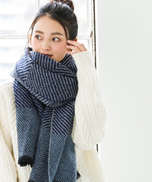 QUEENHEAD（クイーンヘッド）の「チュアリーズ大判ストールマフラー（マフラー・レディース・ブラック/ベージュ/ネイビー/ピンク・FREE）」の19枚目の写真