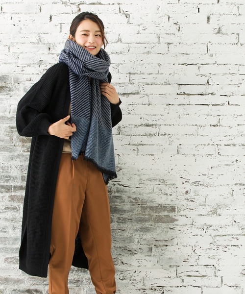 QUEENHEAD（クイーンヘッド）の「チュアリーズ大判ストールマフラー（マフラー・レディース・ブラック/ベージュ/ネイビー/ピンク・FREE）」の18枚目の写真