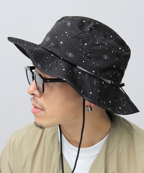 A.M.S.(エーエムエス)の「撥水加工ポリエステル 軽量 ソフト アドベンチャーハット 99.9%UVカットモデル(ハット・メンズ・ブラック/パープル/ネイビー/グレー/カーキ/カモフラージュ/ベージュ/レッド/ブルー/グリーン/ホワイト系その他2/ブラック系その他2/ブルー系その他2/ブルー系その他3/イエロー系その他3/オレンジ系その他3/グレー系その他/ブラック系その他4/ブルー系その他4・M)」の3枚目の写真