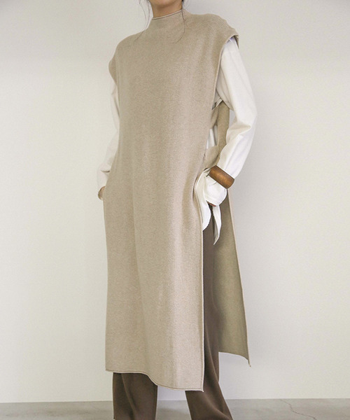 select MOCA（セレクトモカ）の「サイドスリットデザインニットベスト/プチハイネックリブサイドオープンニットロングワンピ（ベスト・レディース・ブラウン/ベージュ/ライトベージュ・FREE）」の20枚目の写真