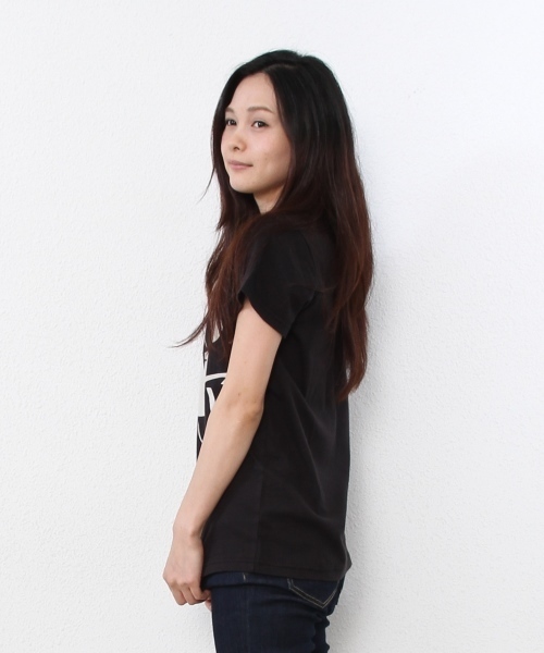 coen(コーエン)の「【コーエン別注】Disney(ディズニー)Donald 抜染プリントTシャツ(Tシャツ/カットソー・レディース・ブラック・MEDIUM/LARGE)」の5枚目の写真