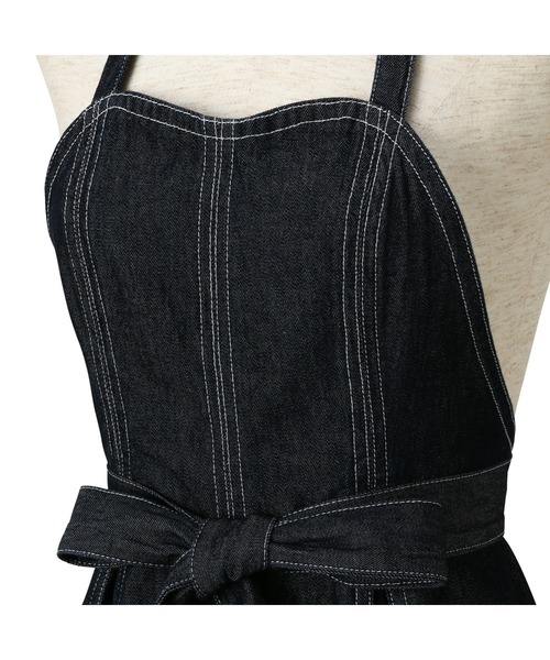 Francfranc（フランフラン）の「デニエ フルエプロン ブラック（エプロン・レディース・ブラック・FREE）」の2枚目の写真