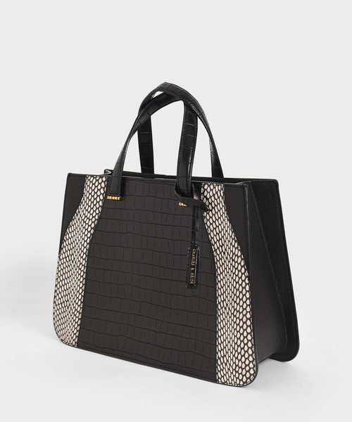 CHARLES & KEITH（チャールズ & キース）の「クロックエフェクト ダブルトップハンドルトートバッグ / Croc-Effect Double Top Handle Tote Bag（トートバッグ・レディース・ブラック/イエロー/オレンジ/ライトブラウン・L）」の6枚目の写真