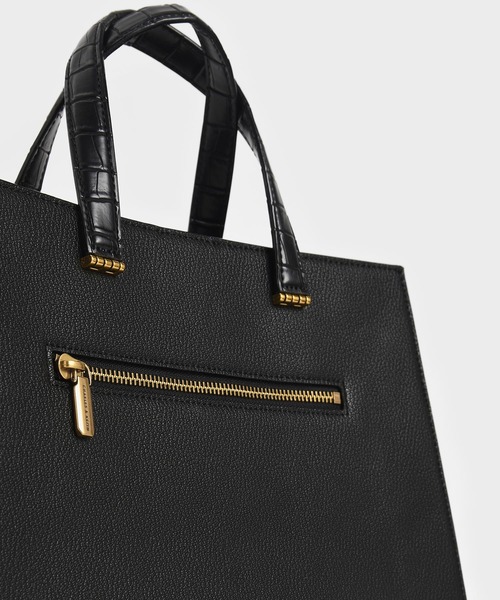 CHARLES & KEITH（チャールズ & キース）の「クロックエフェクト ダブルトップハンドルトートバッグ / Croc-Effect Double Top Handle Tote Bag（トートバッグ・レディース・ブラック/イエロー/オレンジ/ライトブラウン・L）」の10枚目の写真