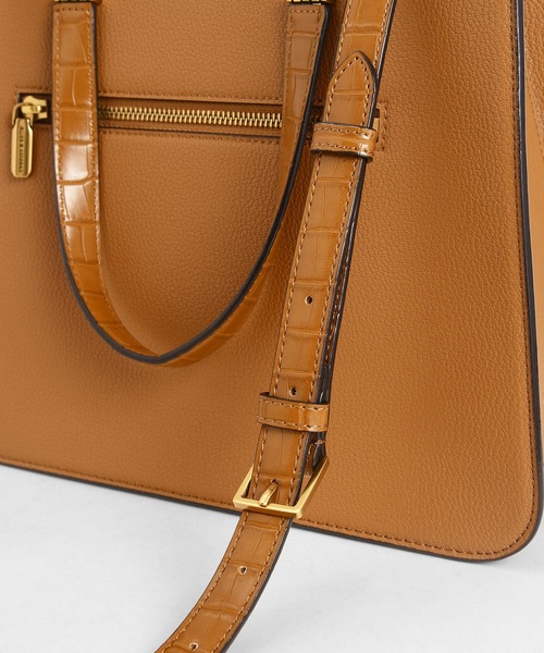 CHARLES & KEITH（チャールズ & キース）の「クロックエフェクト ダブルトップハンドルトートバッグ / Croc-Effect Double Top Handle Tote Bag（トートバッグ・レディース・ブラック/イエロー/オレンジ/ライトブラウン・L）」の17枚目の写真