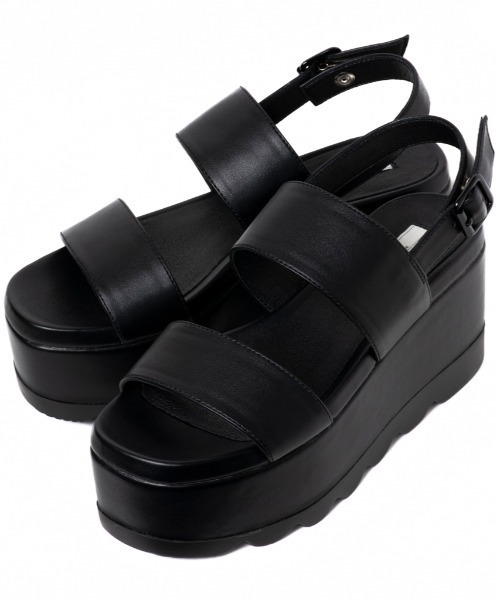 R&E（アールアンドイー）の「【R&E】厚底シャークソールWストラップサンダル（サンダル・レディース・ホワイト/ブラック・S/M/L）」の2枚目の写真